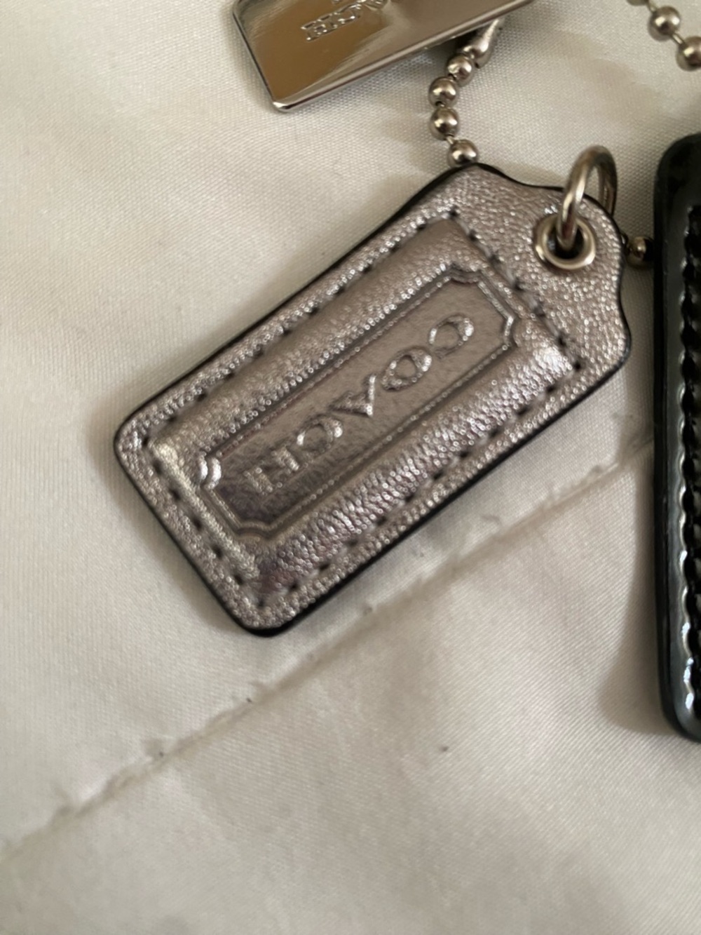 Coach rare keychain set! Leather and metal - Picture 4 of 7